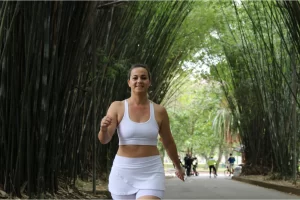 Read more about the article THE ROLE OF PT IN HOLISTIC HEALTH REGIMENS
