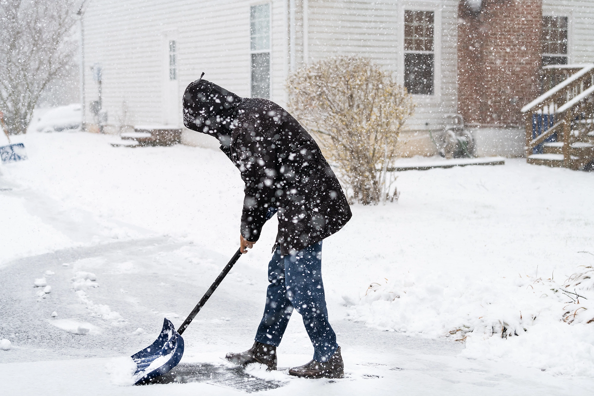 Read more about the article Snow Shoveling Without the Back Pain: Physical Therapy Tips for Staying Healthy During Winter Weather